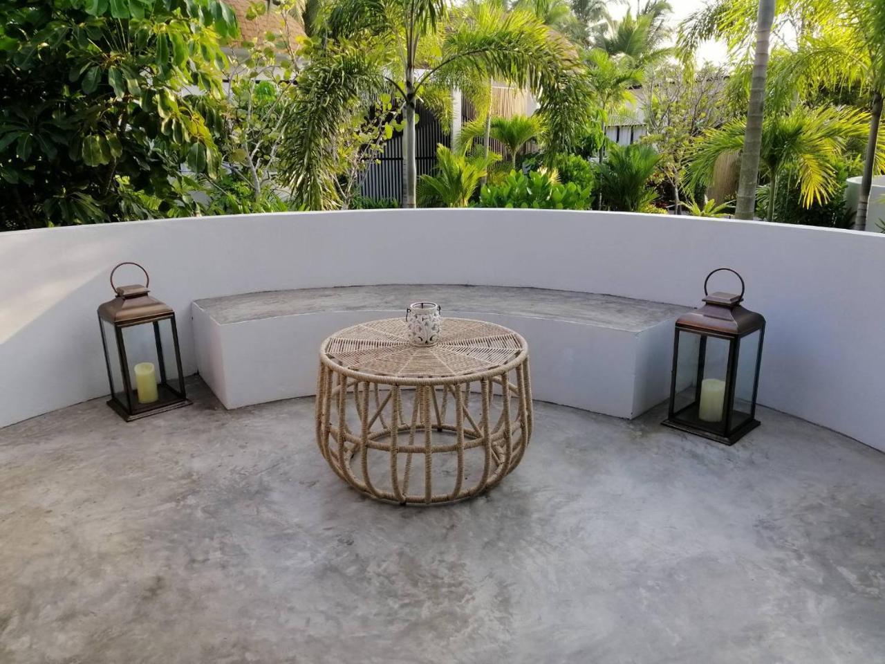 Tungtong Beach Villas Thap Sakae Exterior photo