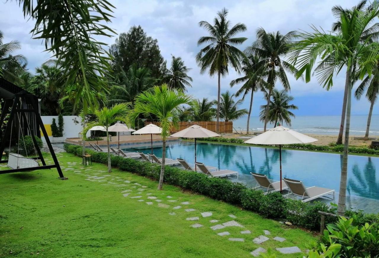 Tungtong Beach Villas Thap Sakae Exterior photo